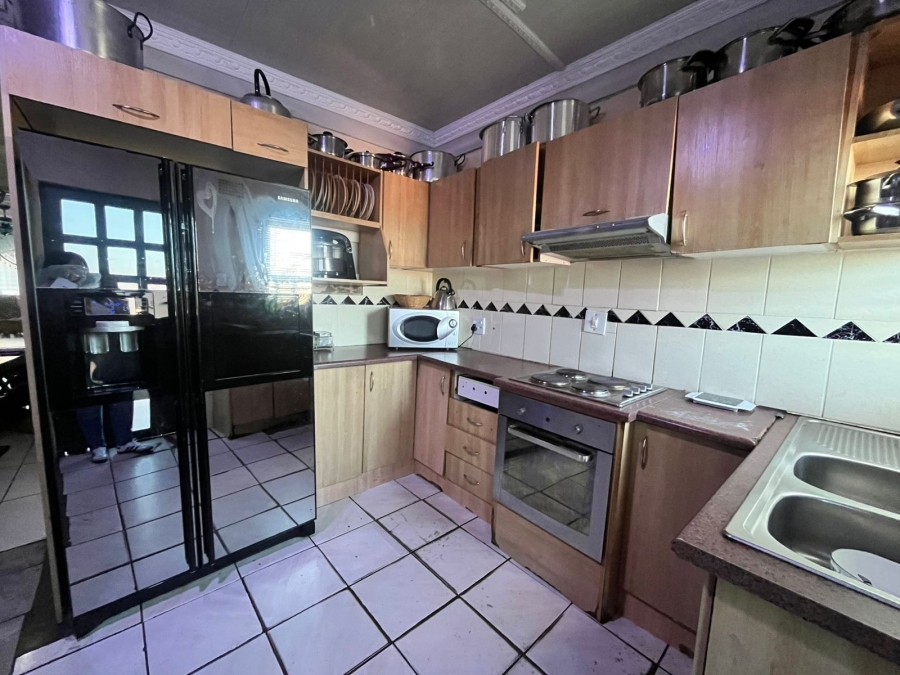 5 Bedroom Property for Sale in Mdantsane Eastern Cape